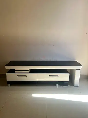 Solid 4-piece TV stand