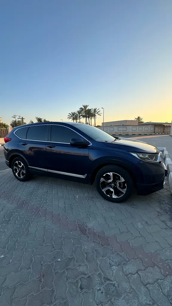 Honda CR-V 2017 — photo 1 of 17