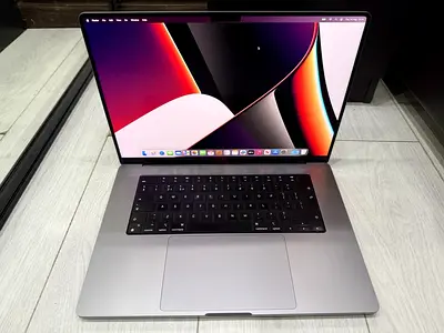 MacBook Pro 16 M1 Max | 64GB RAM | 1TB SSD | 32C GPU | Excellent Condition
