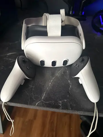 Meta/Oculus Quest 2 VR Headset with Controllers - White