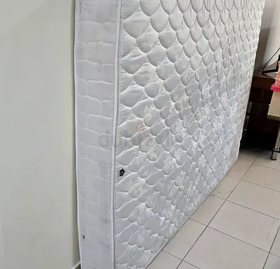 Queen size bed Mattress
