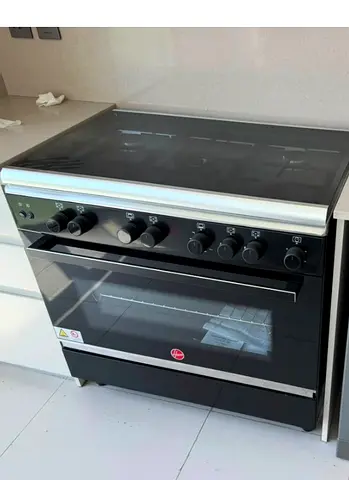 Black Freestanding Gas Cooker with Glass Top and Oven - Good Condition