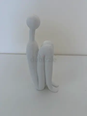 Minimalist White Ceramic Figurine - Abstract Human Sculpture (book shelf stand)