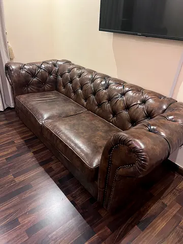 5 seat Classic Chesterfield Sofa