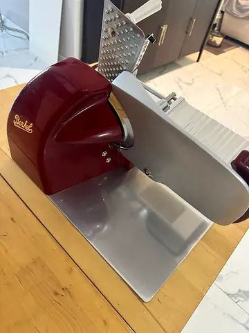 Berkel Home Line 200 Plus Red Meat/ fruits/ cheese/ bread/ vegetable Slicer - Used