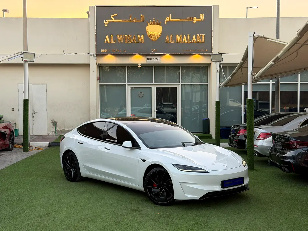 Tesla Model 3 2024 — photo 1 of 18