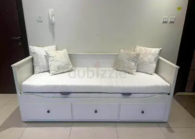 IKEA HEMNES Daybed in excellent condition. It comes with 2 original IKEA mattresses