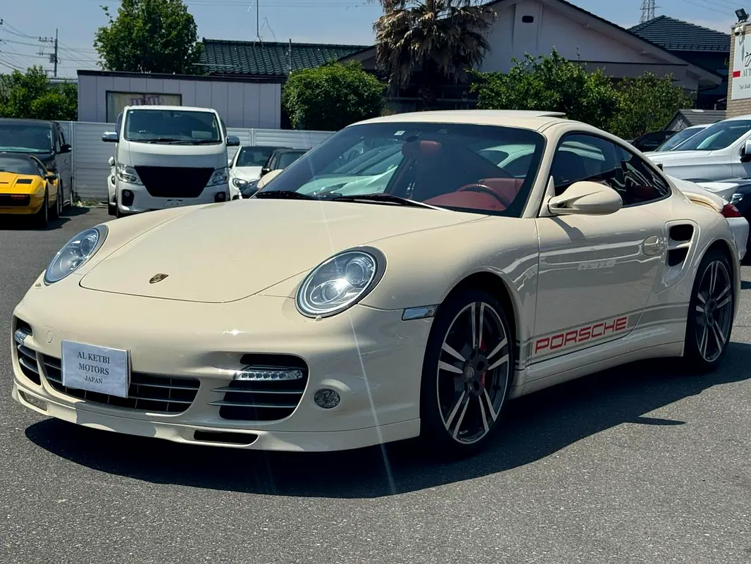Porsche 911 2011 — photo 1 of 11