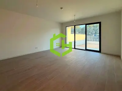 Single Row | Close to Amenities | Flexible Cheques