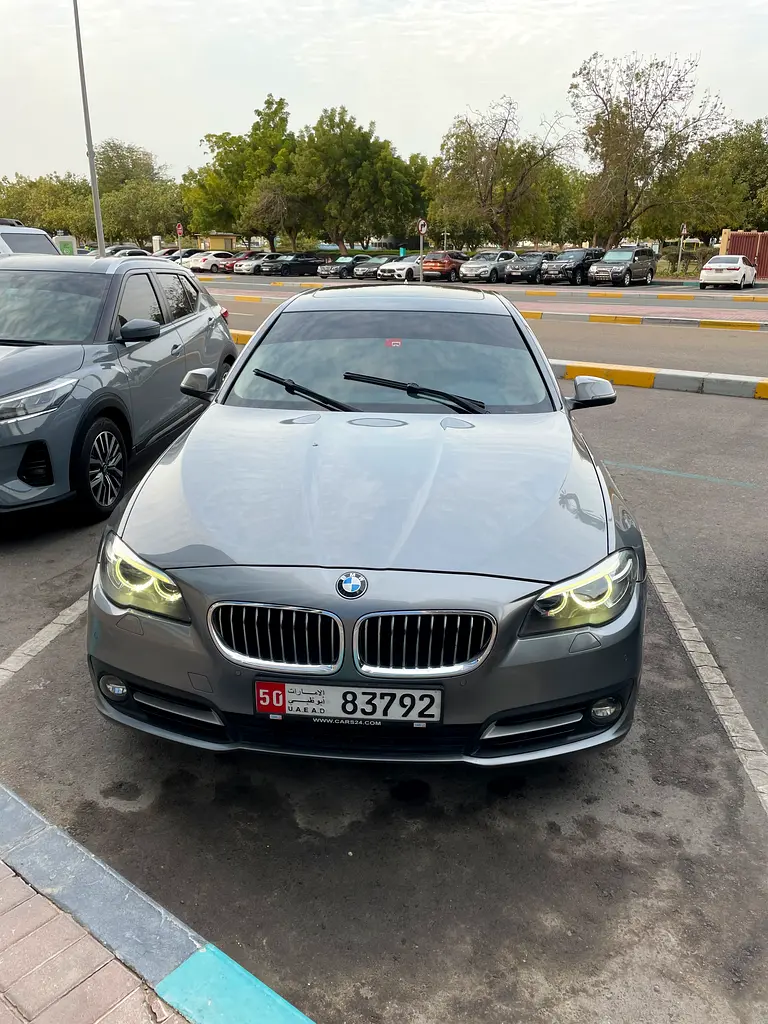 BMW 5-Series 2015 — photo 1 of 4