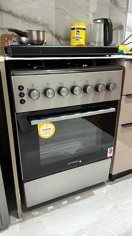 New (never used) 4-Burner Gas Cooker with Oven.