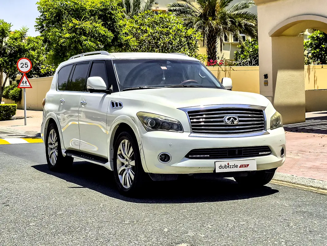 Infiniti QX56 2012 — photo 1 of 16