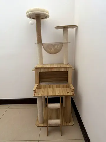 Enjoy this BRAND NEW, solid, aesthetic and great cat tree for your sweet cat!