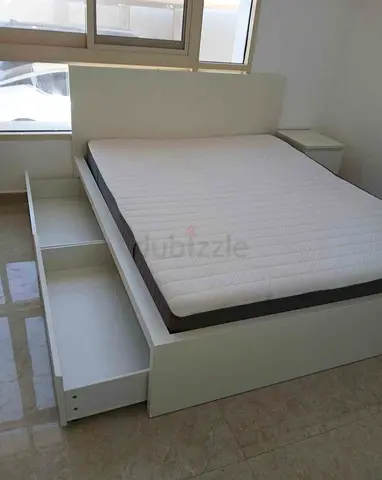 IKEA malam queen‑size bed (160 × 200 cm) with 2 storage drawers underneath and an IKEA mattress ✨