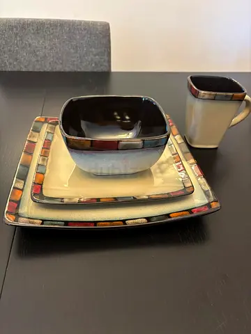 24-Peice Dinner Set