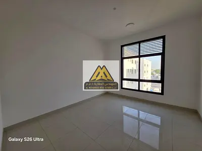 فرصة مميزة للإيجار السنوي في منطقة الجرف الصناعية بعجمان، شقة 3 غرف وصالة داخل بناية جديدة بالكامل، تتميز بمساحات واسعة وتشطيبات حديثة