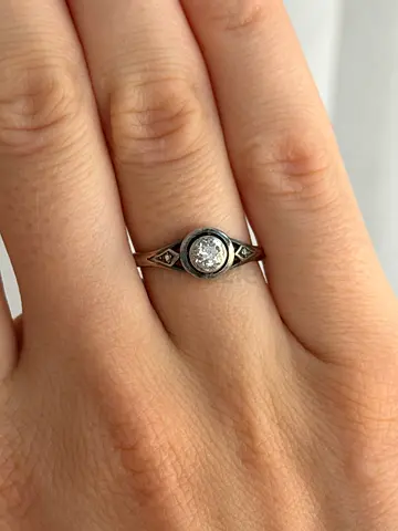 Diamond Ring with Natural Diamonds