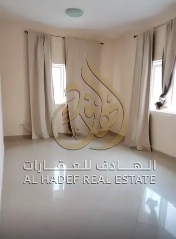 Maid's room, storage room, parking, lake view King Faisal Street view.Suitable for family living or investment, with excellent space and prime Locatio