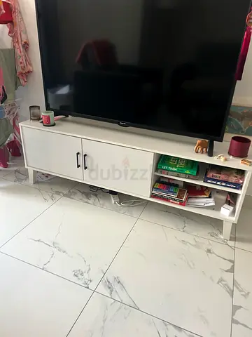 White TV Cabinet / Entertainment Unit - Good Condition