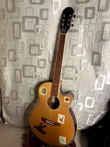 Acoustic guitar with Amplifier and Gig bag
