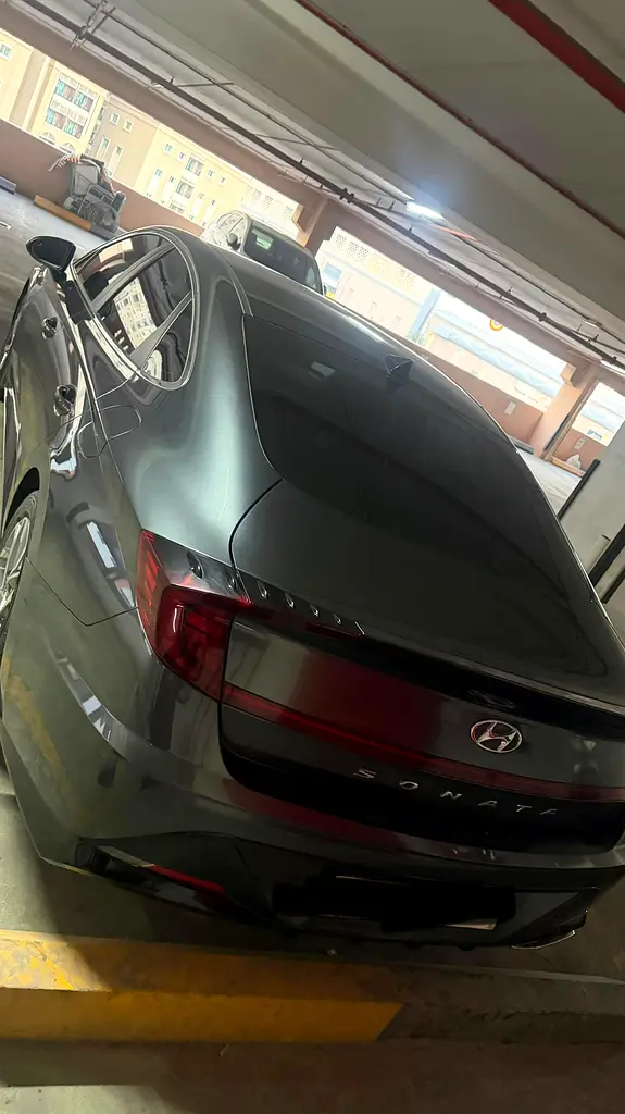 Hyundai Sonata 2022 — photo 1 of 7