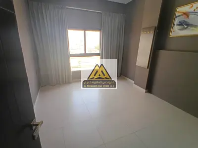 فرصة مميزة للإيجار السنوي في منطقة الروضة 2 بعجمان، شقة غرفتين وصالة من أكبر المساحات المتاحة، تتميز بتصميم عملي وموزع واسع يوفر الراحة والخصوصية