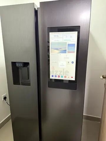 Samsung Family Hub Side-by-Side Refrigerator with Touchscreen — Excellent Condition