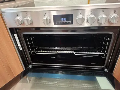 Stainless steel freestanding oven with gas hob - good condition