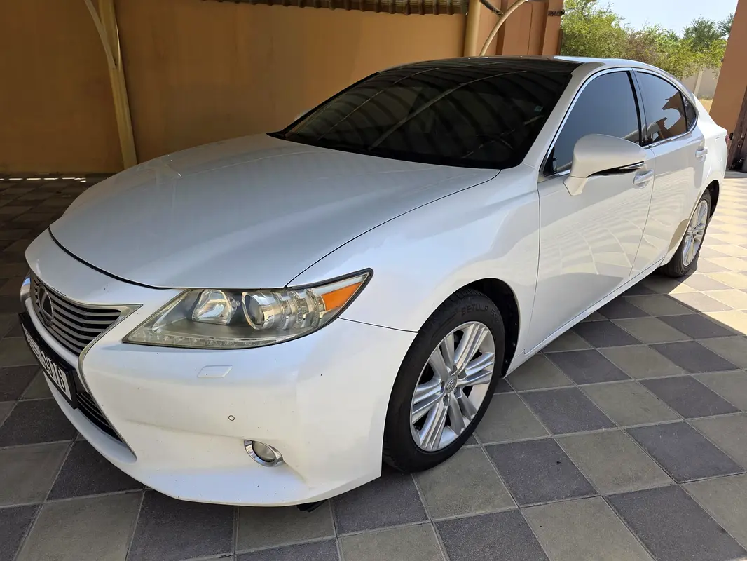 Lexus ES-Series 2015 — photo 1 of 20
