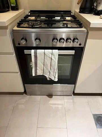 Stainless Steel Freestanding Beko Gas Range with Oven - Perfect condition. 1 year old
