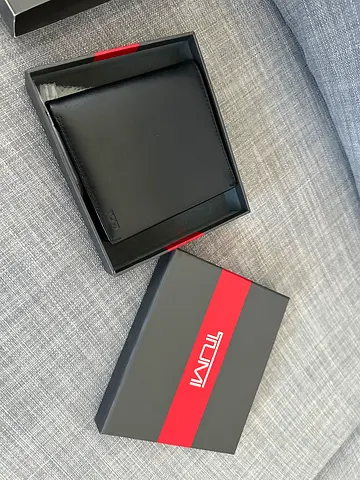 Tumi Black Leather Mens Bi-Fold Wallet - Like New in Box
