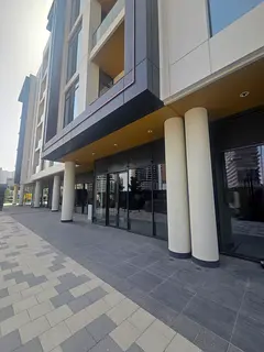 Lagoon facing retail for rent with F/B approvals Crest Grande