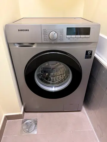 Samsung Front Load Washing Machine - 7kg, Silver, Great Condition, 2 years old