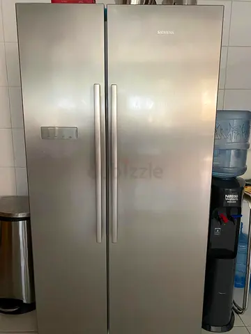 Siemens Side-by-Side Refrigerator - AED 1,700
