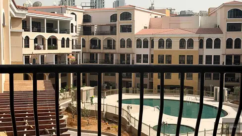 POOL FACING | CHILLER FREE | MULTIPLE CHQS