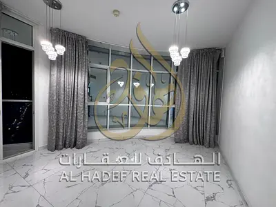 غرف ماستر حمام للضيوف بالصالة غرفة خادمة مطبخ عملي موقف سيارة خاص إطلالة مميزة على الخور إطلالة على الشارع الرئيسي تصميم عصري وإطلالات رائعة، في موقع0