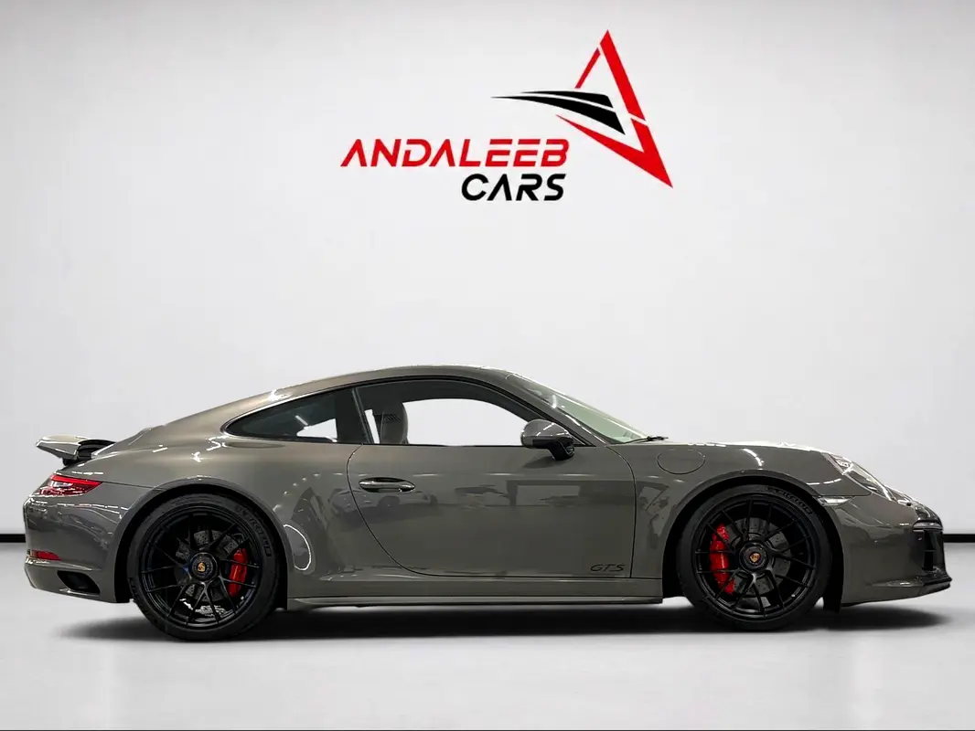 Porsche 911 2019 — photo 1 of 20