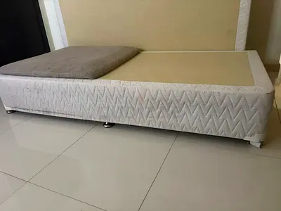 Single bed base and mattress - good condition
