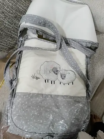 Lightweight Portable Baby Bassinet / Carrycot with Sheep Design