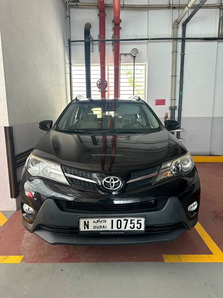 Toyota Rav 4 2015 — photo 1 of 8