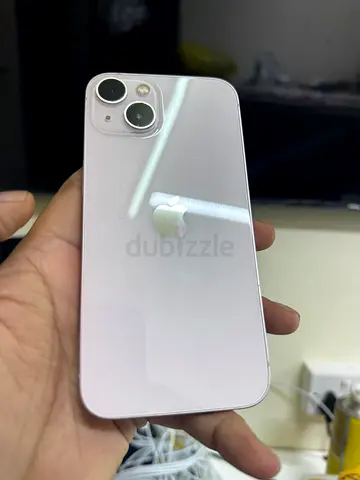 Apple iPhone 13 in Starlight