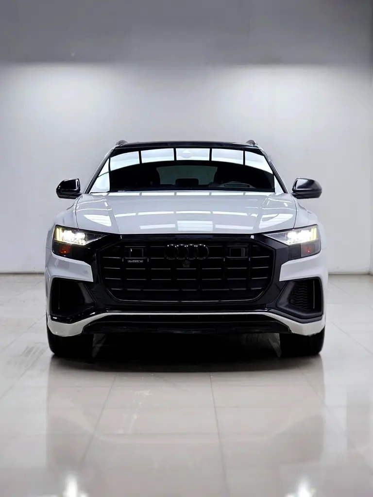 Audi Q8 2022 — photo 1 of 13