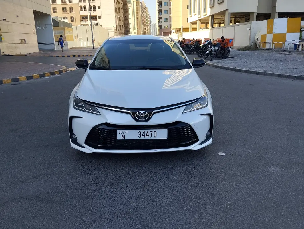 Toyota Corolla 2024 — photo 1 of 14