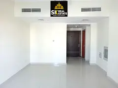 2bhk with balcony parking free prime location full familt building