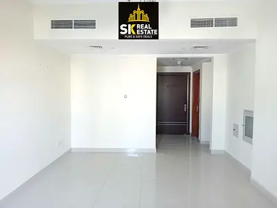 2bhk with balcony parking free prime location full familt building