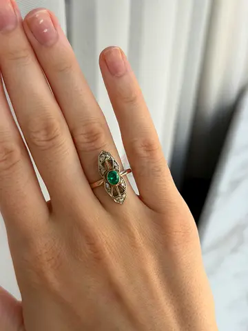 Diamond Ring with Natural Diamonds and Emerald