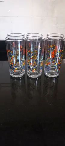Set of 6 Tall Decorative Drinking Glasses — Good Condition
