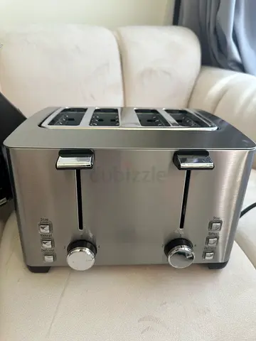 Stainless Steel 4-Slot Toaster - excellent condition with box