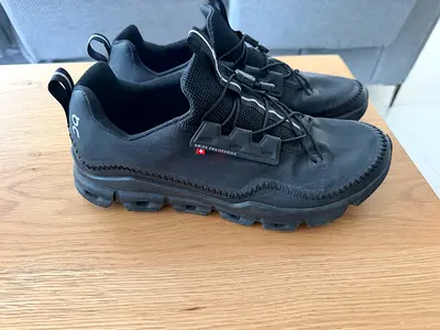 On Running Cloud Waterproof Black Sneakers used twice - Mens Size us 12