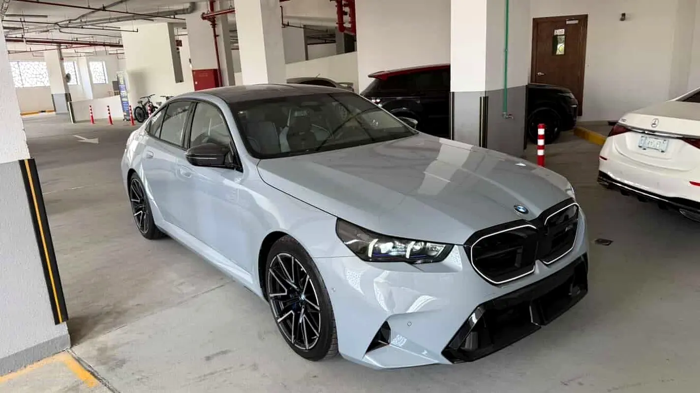 BMW M5 2025 — photo 1 of 4